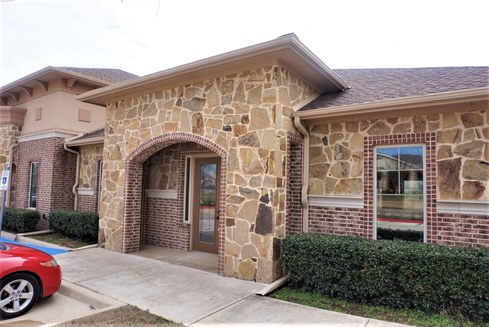 A second exterior photograph of 3500 Corinth Parkway.